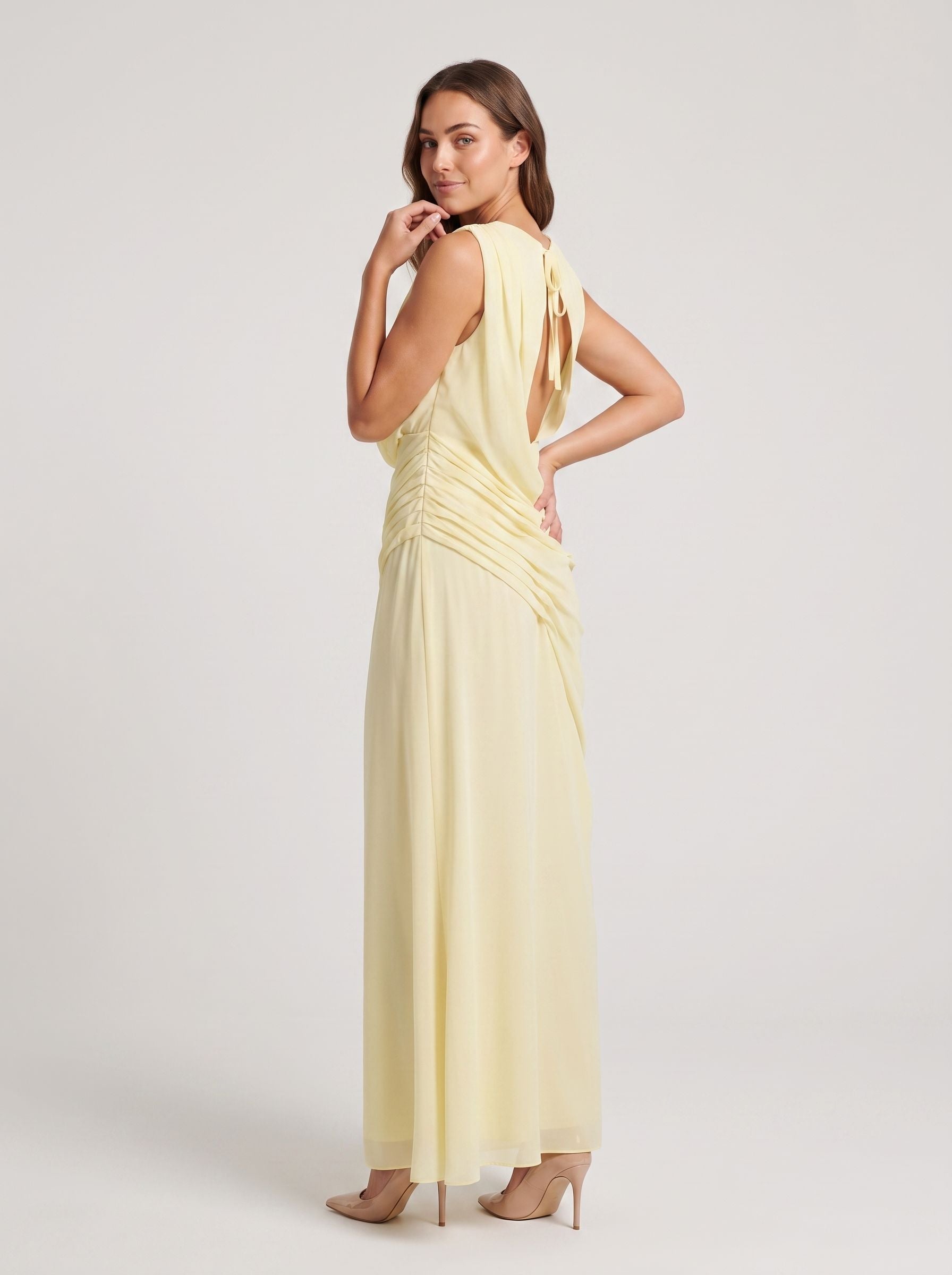 Daffodil Chiffon A-Line Scoop Neck Backless Floor-Length Dress with Cutout Detail