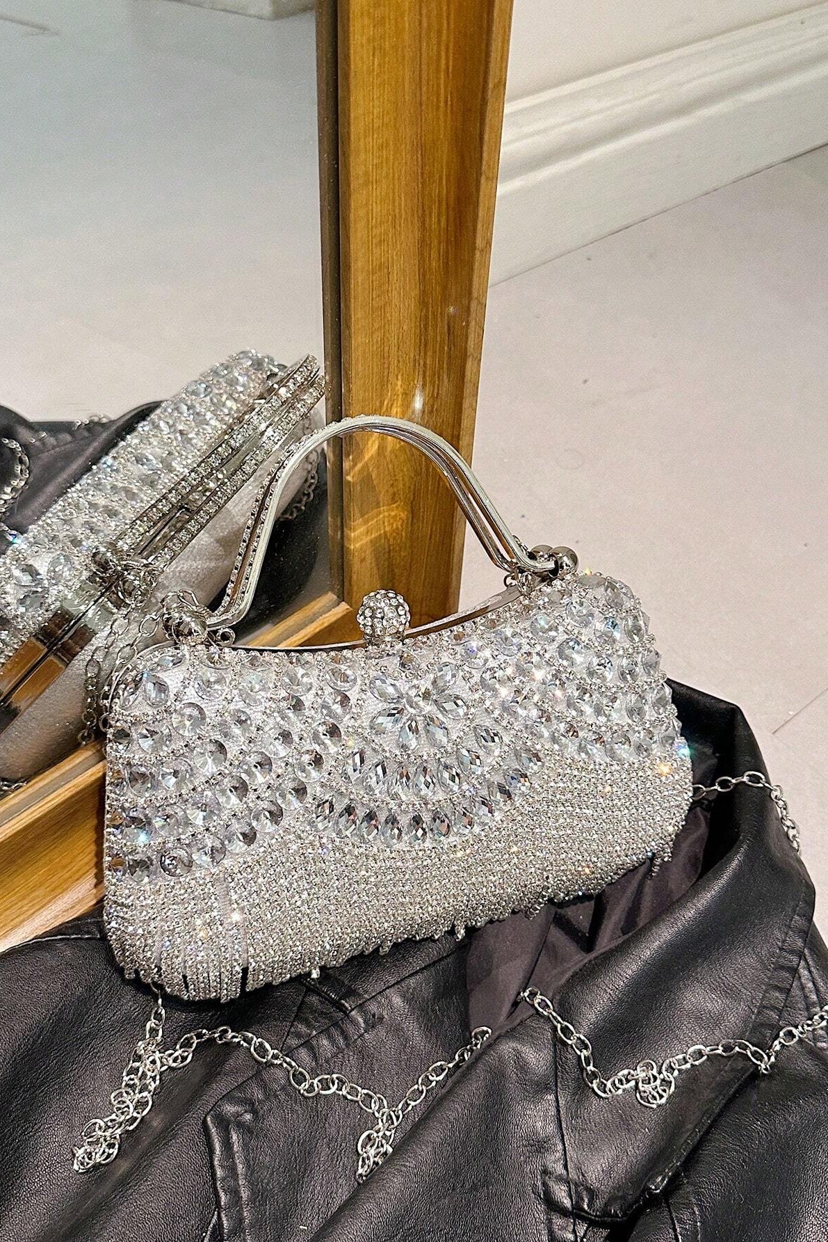Clear Rhinestone Fringe Tassel Kiss Lock Clutch with Silver Handle & Crossbody Chain