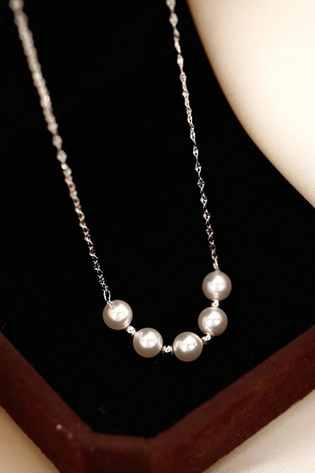 Minimalist Smiling Curve Pearl Necklace Two Tone Option