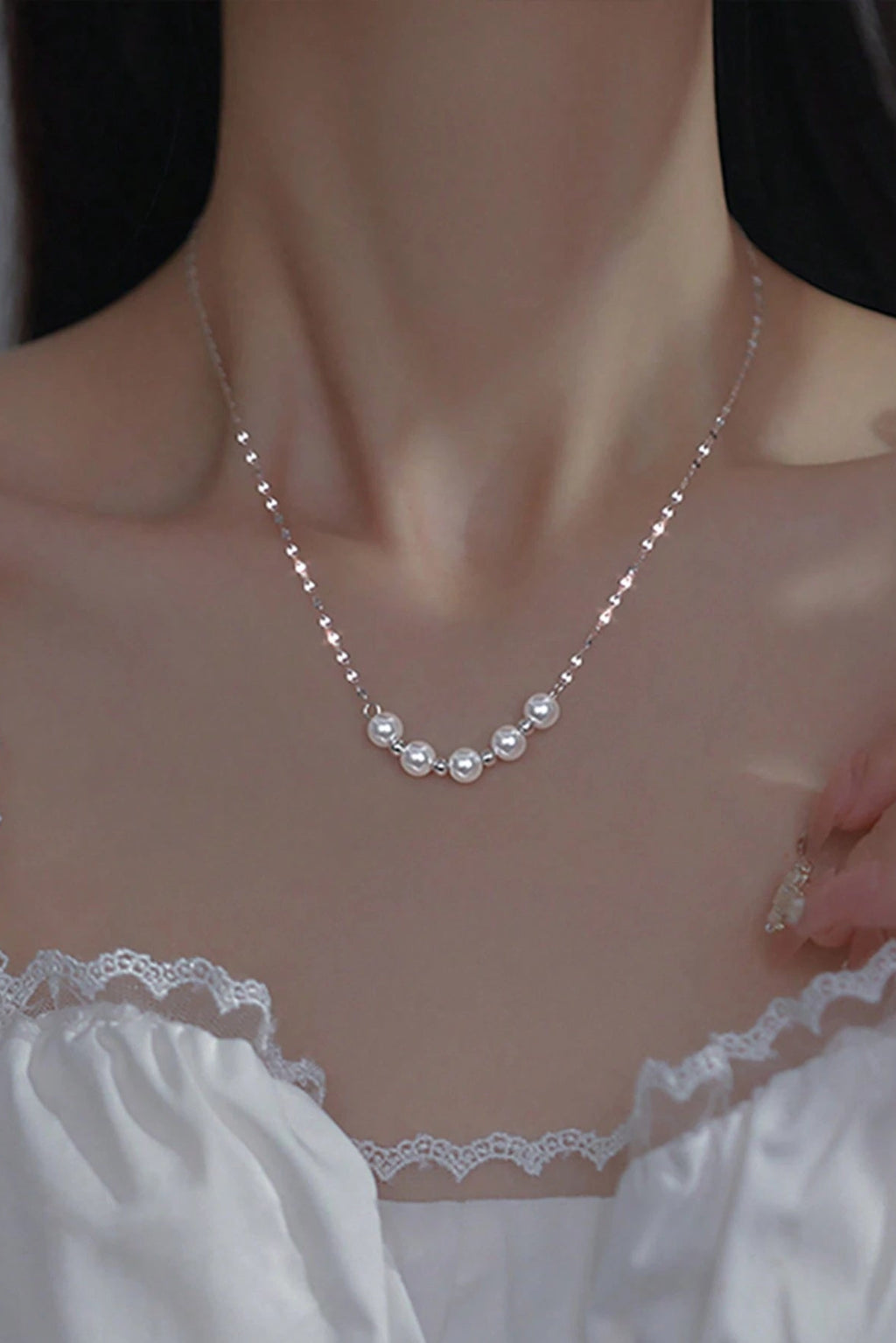 Minimalist Smiling Curve Pearl Necklace Two Tone Option