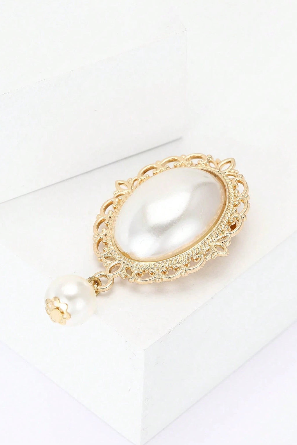 Vintage Gold Lace Oval Pearl Brooch Dangling Pearl Drop Retro Cameo Style Lapel Pin