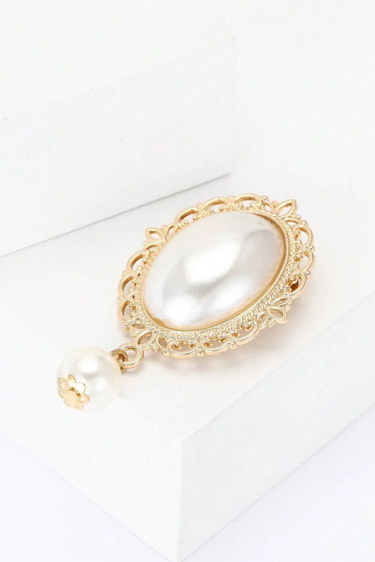 Vintage Gold Lace Oval Pearl Brooch Dangling Pearl Drop Retro Cameo Style Lapel Pin