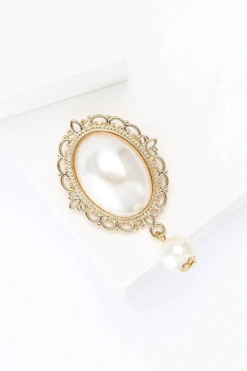 Vintage Gold Lace Oval Pearl Brooch Dangling Pearl Drop Retro Cameo Style Lapel Pin