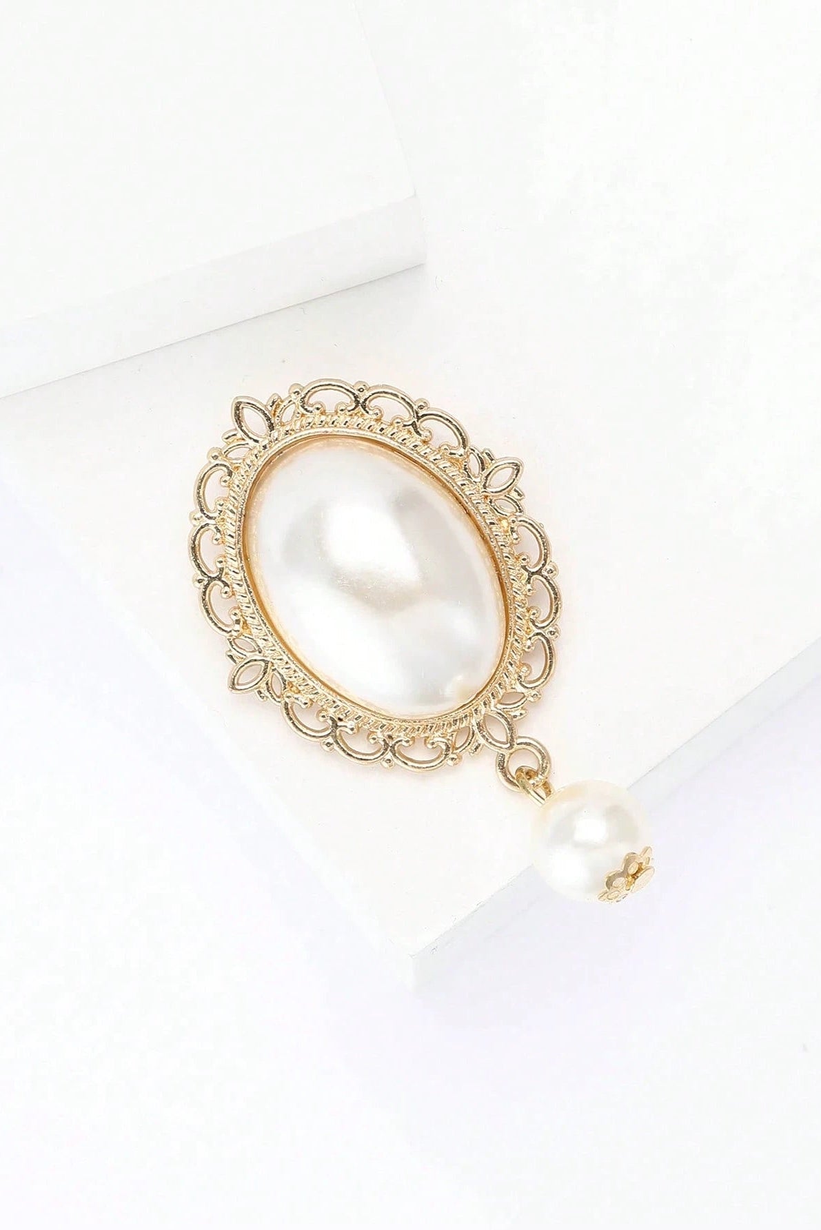 Vintage Gold Lace Oval Pearl Brooch Dangling Pearl Drop Retro Cameo Style Lapel Pin