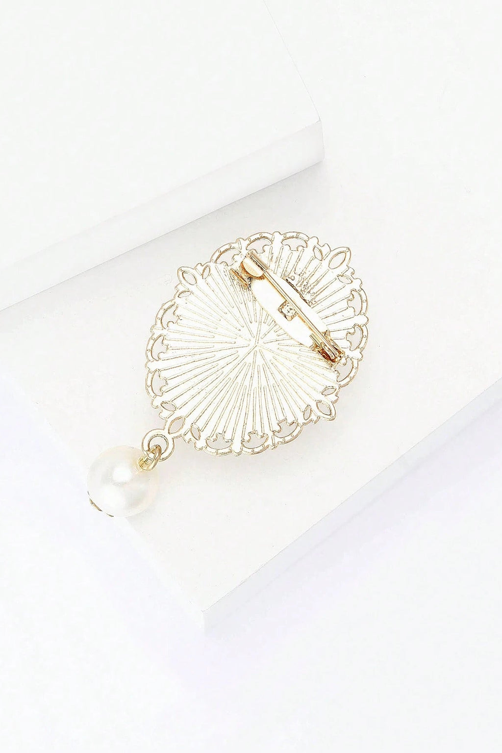Vintage Gold Lace Oval Pearl Brooch Dangling Pearl Drop Retro Cameo Style Lapel Pin