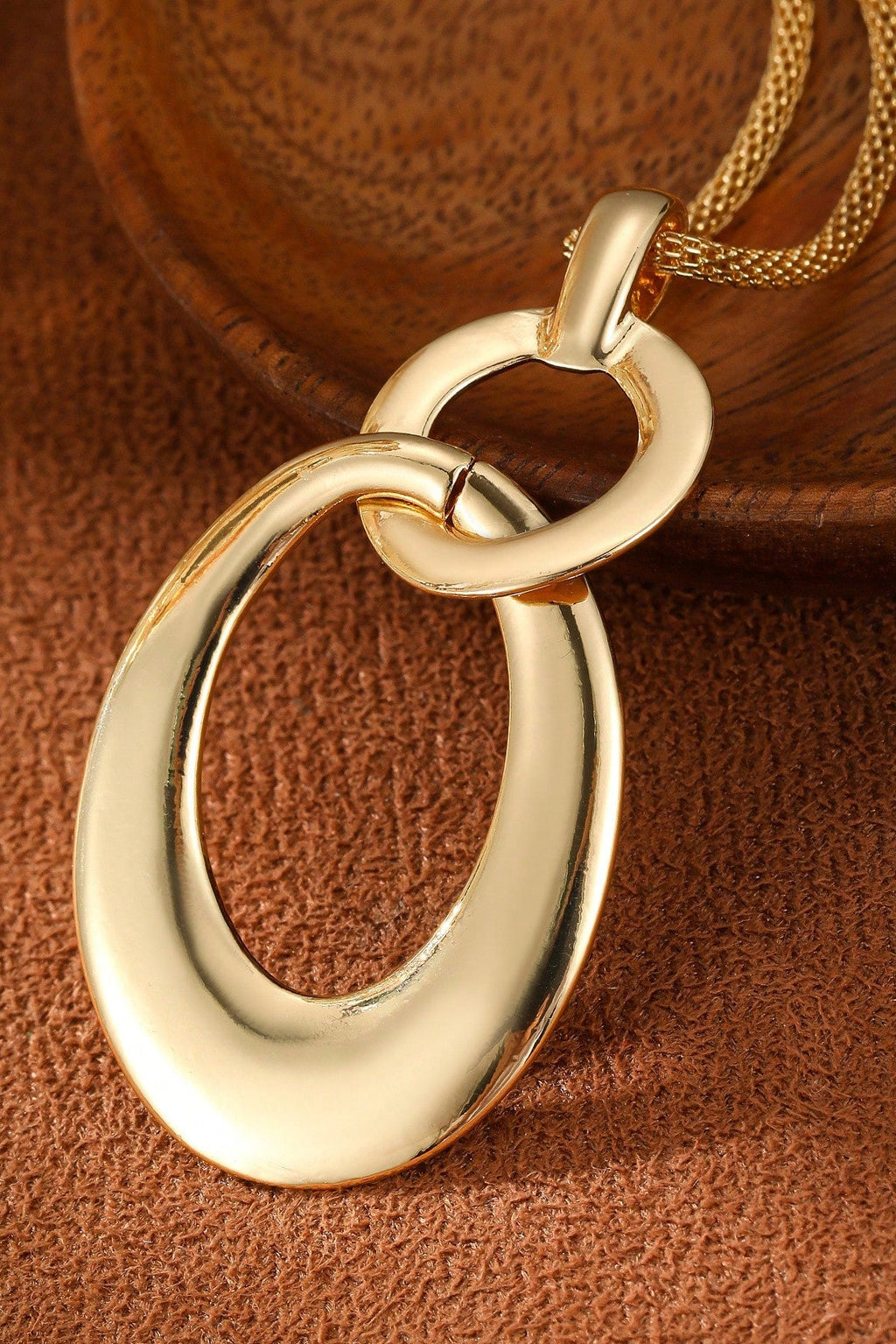Modern Linked Oval Gold Pendant Long Necklace