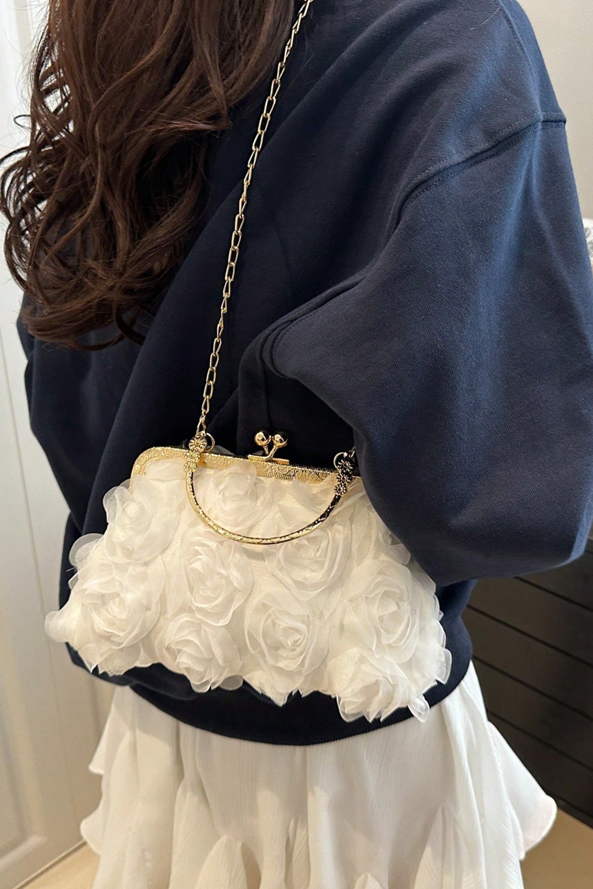 Pure White 3D Floral Kiss Lock Clutch with Gold Chain & Ring Handle