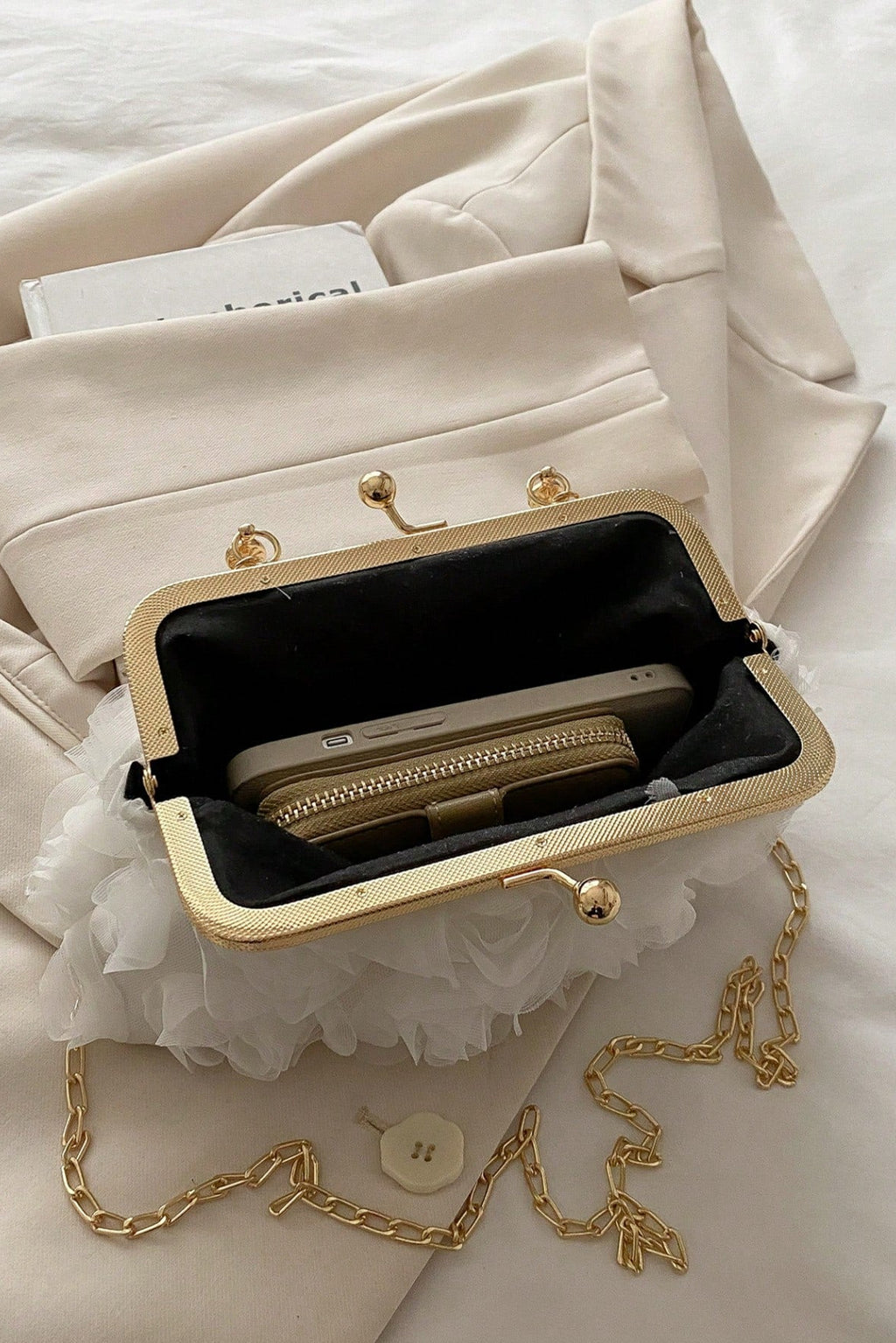 Pure White 3D Floral Kiss Lock Clutch with Gold Chain & Ring Handle