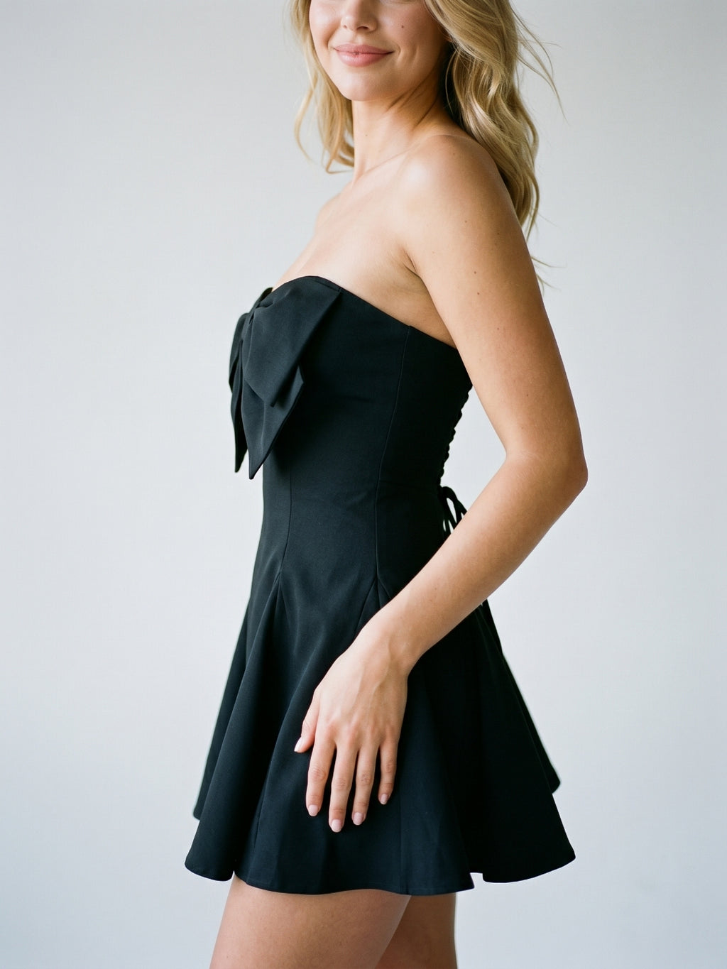 Black Matte Satin A-Line Sweetheart Criss-Cross Straps Short Homecoming Dress with Bow