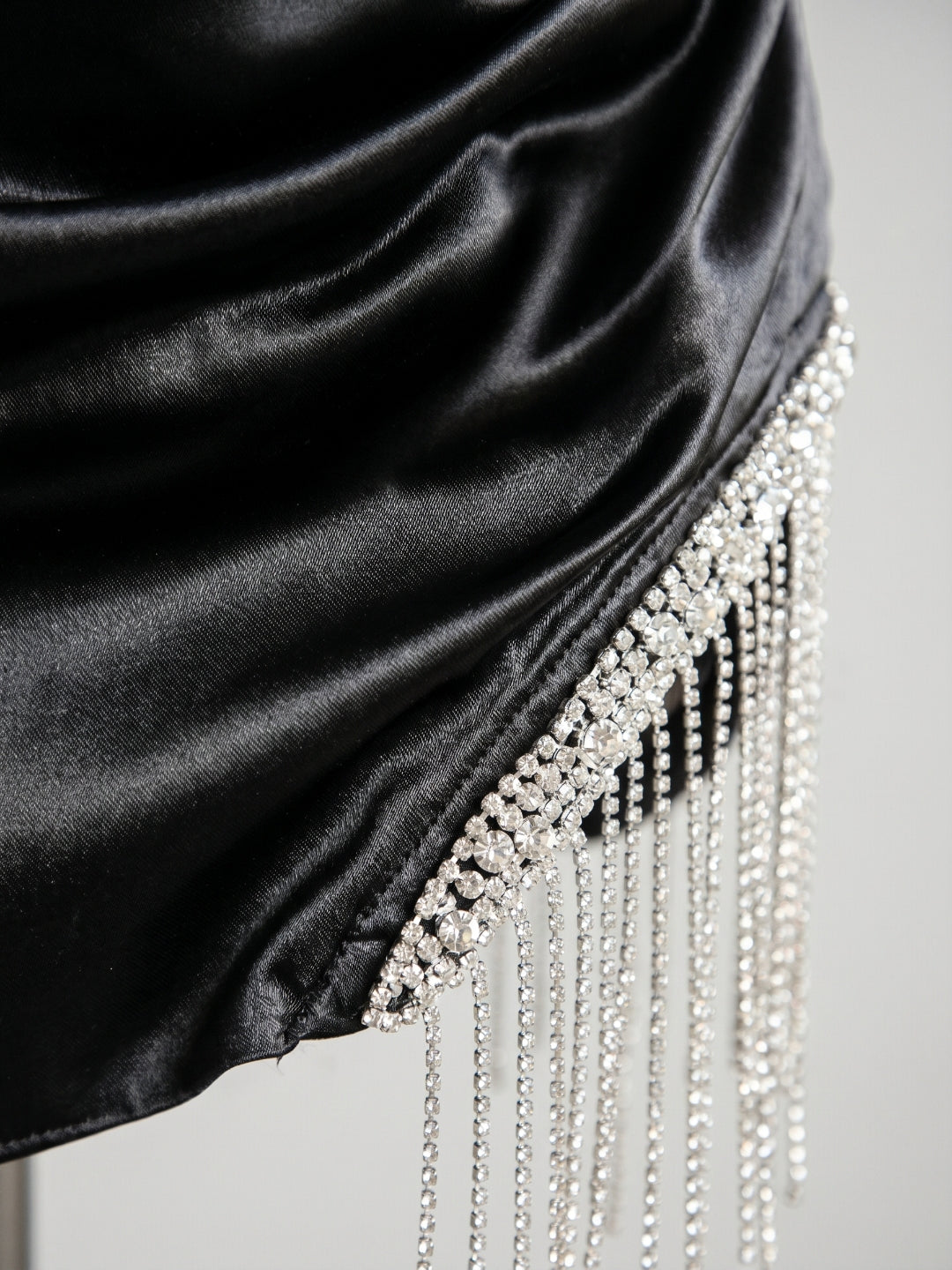 Black Satin Sheath Sweetheart Back Zip Short Homecoming Dress with Beading