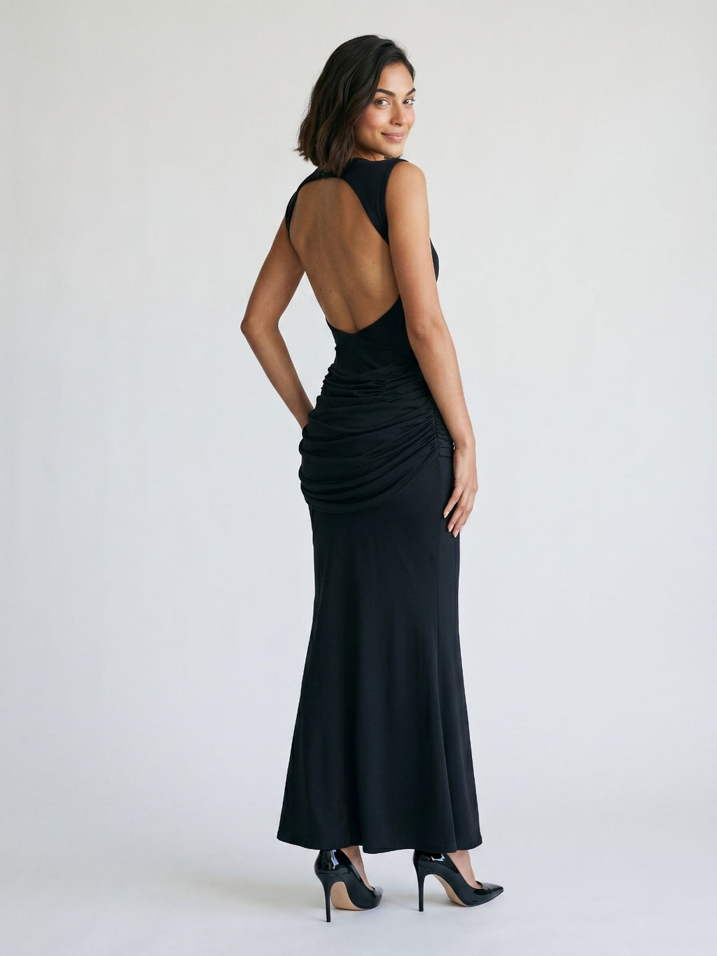 Black Stretch Knit Sheath Scoop Neck Backless Floor-Length Formal Dress with Pleating