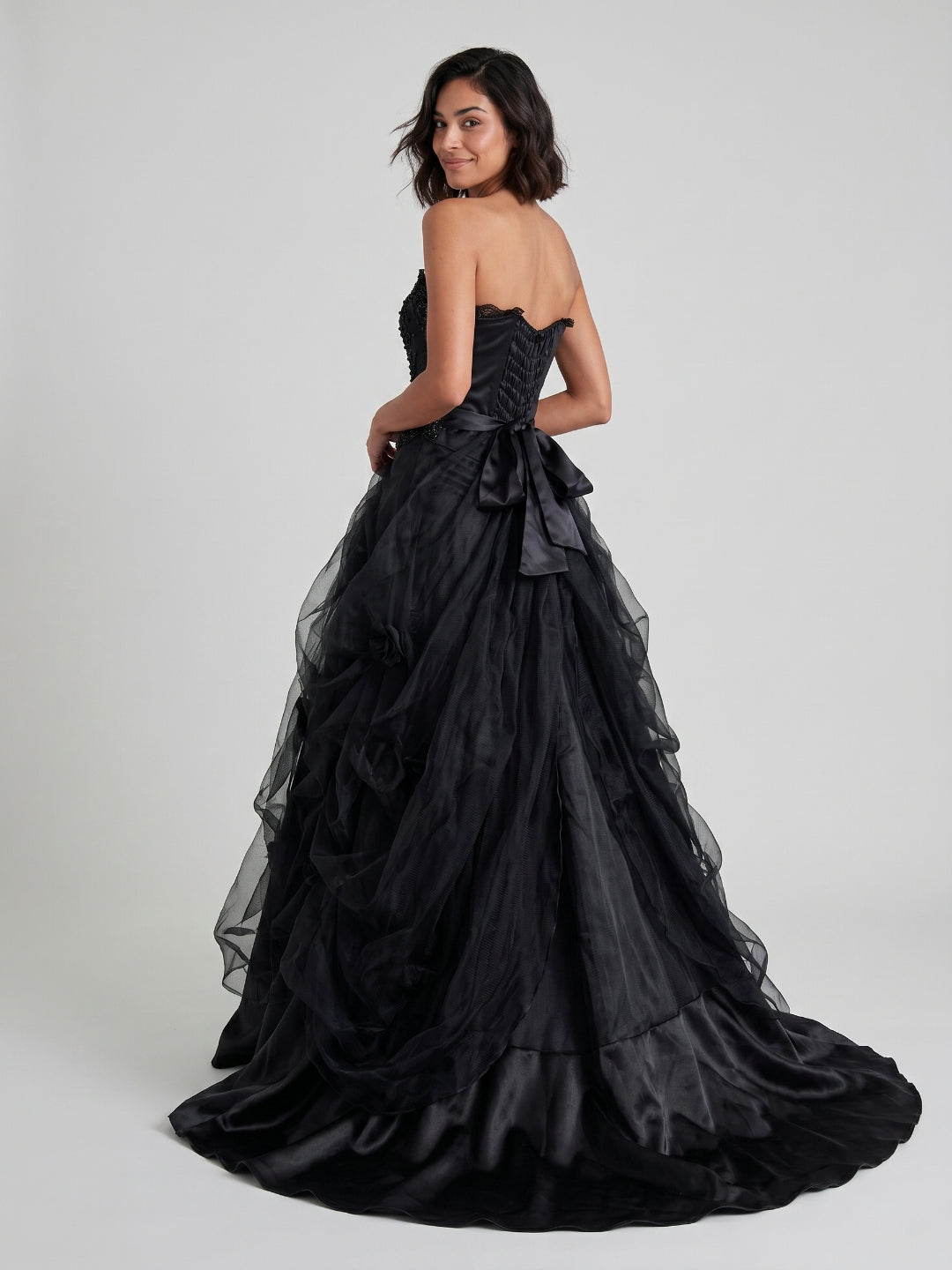 Black Tulle A-Line Straight Neck Criss-Cross Strap Floor-Length Prom Dress
