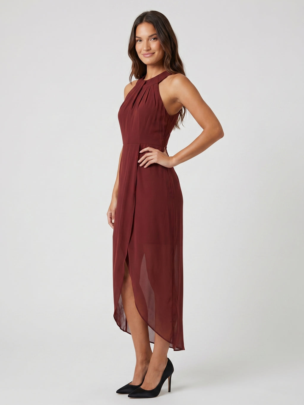 Burgundy Chiffon Sheath Halter Back Zip Knee-Length Bridesmaid Dress with Pleats