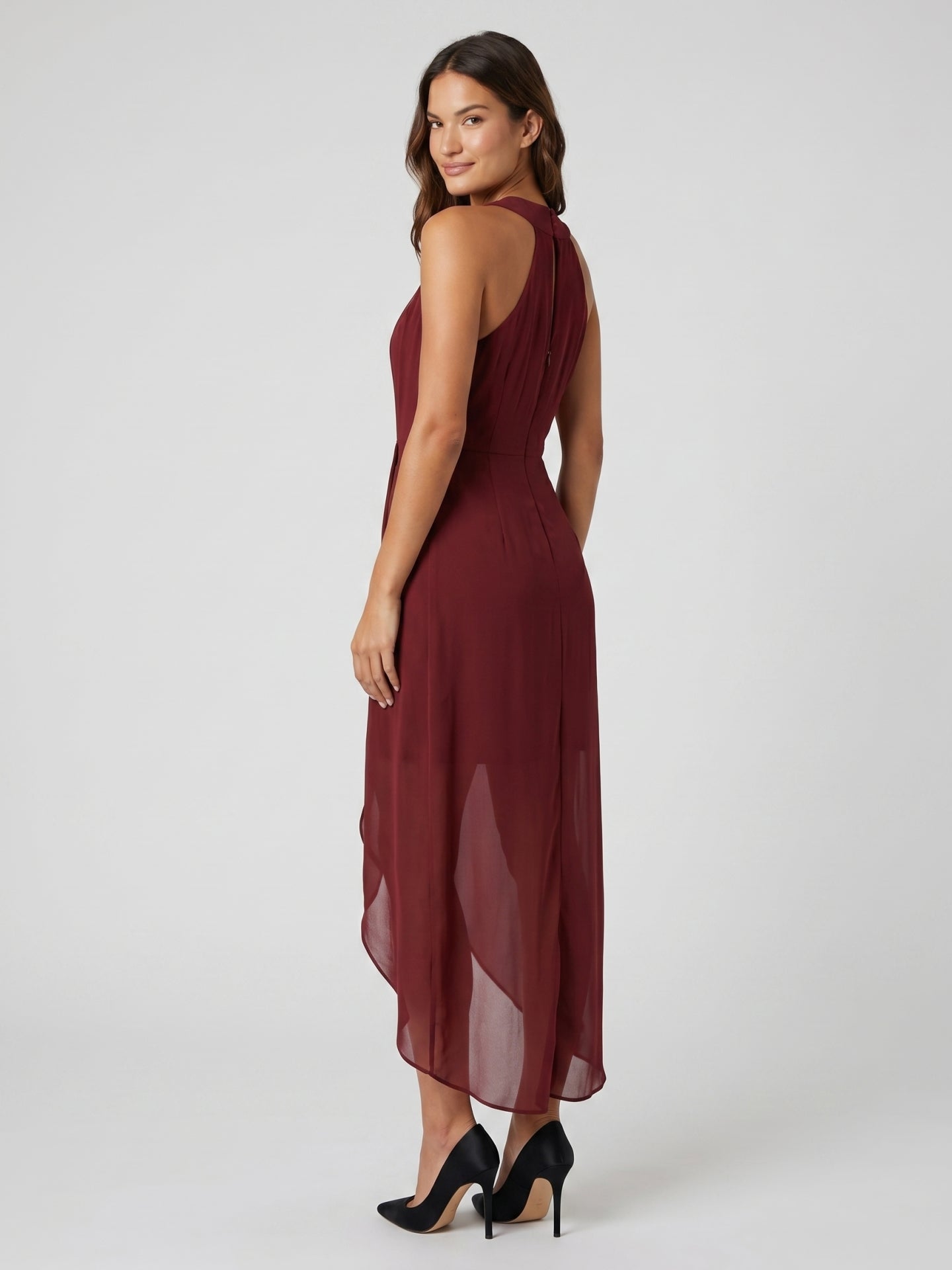 Burgundy Chiffon Sheath Halter Back Zip Knee-Length Bridesmaid Dress with Pleats