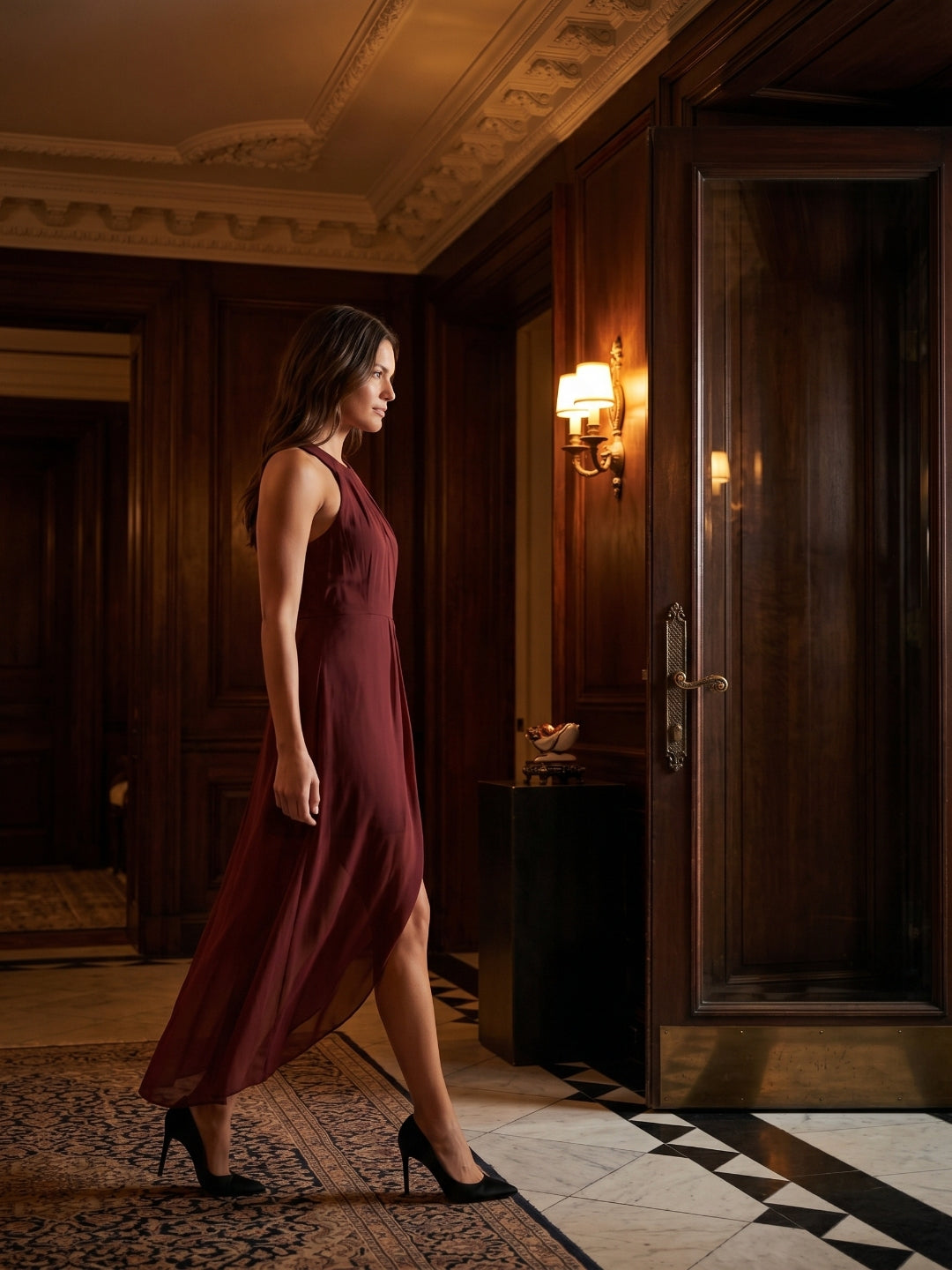 Burgundy Chiffon Sheath Halter Back Zip Knee-Length Bridesmaid Dress with Pleats
