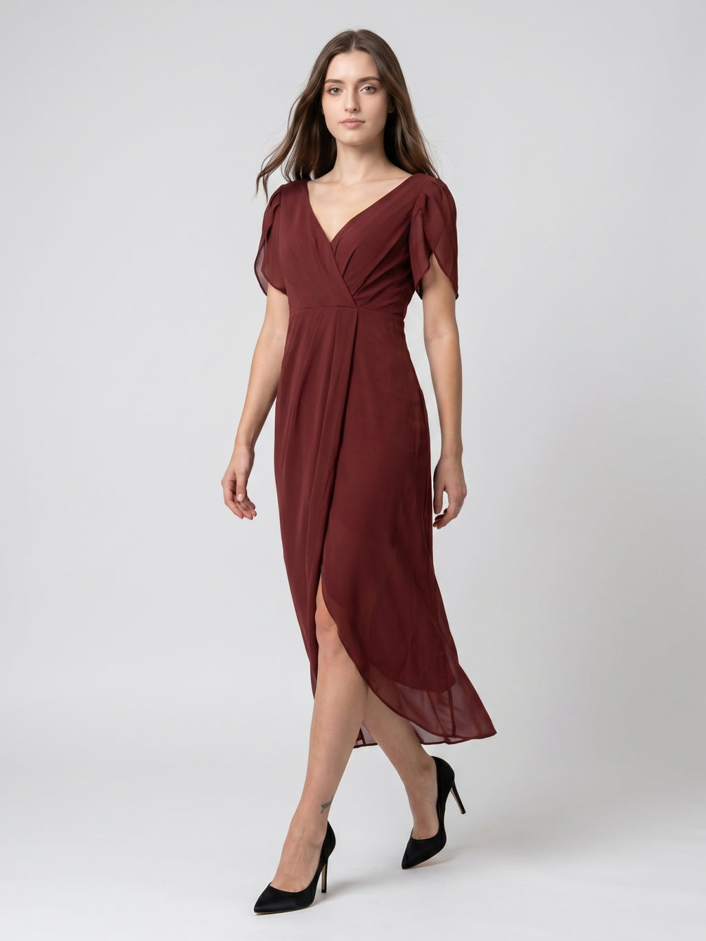 Burgundy Chiffon Sheath V-Neck Back Zip Knee-Length Bridesmaid Dress with Pleats