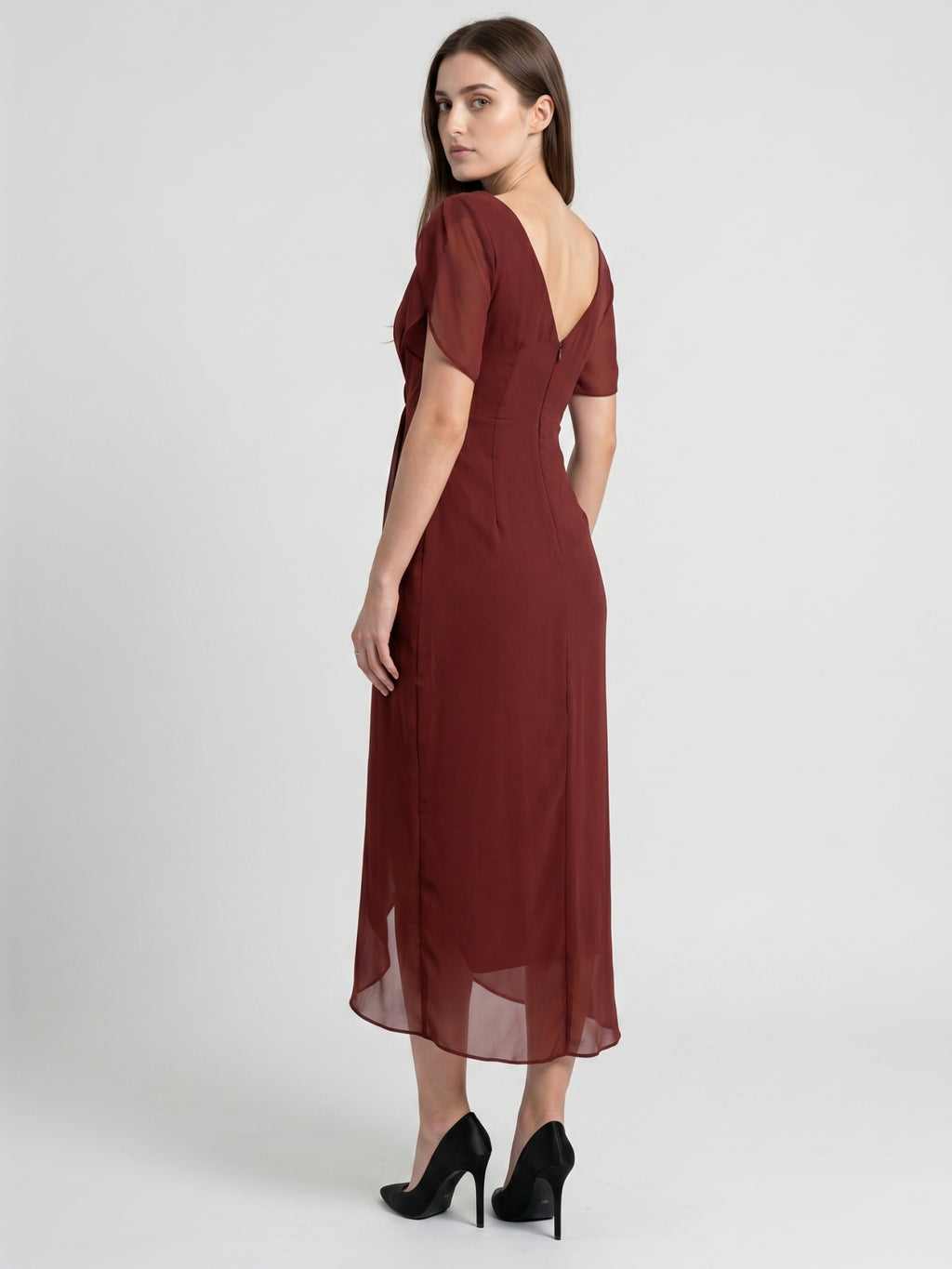 Burgundy Chiffon Sheath V-Neck Back Zip Knee-Length Bridesmaid Dress with Pleats