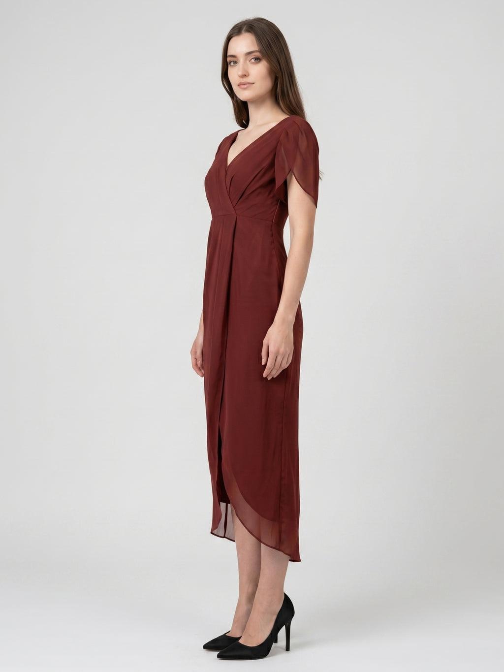 Burgundy Chiffon Sheath V-Neck Back Zip Knee-Length Bridesmaid Dress with Pleats