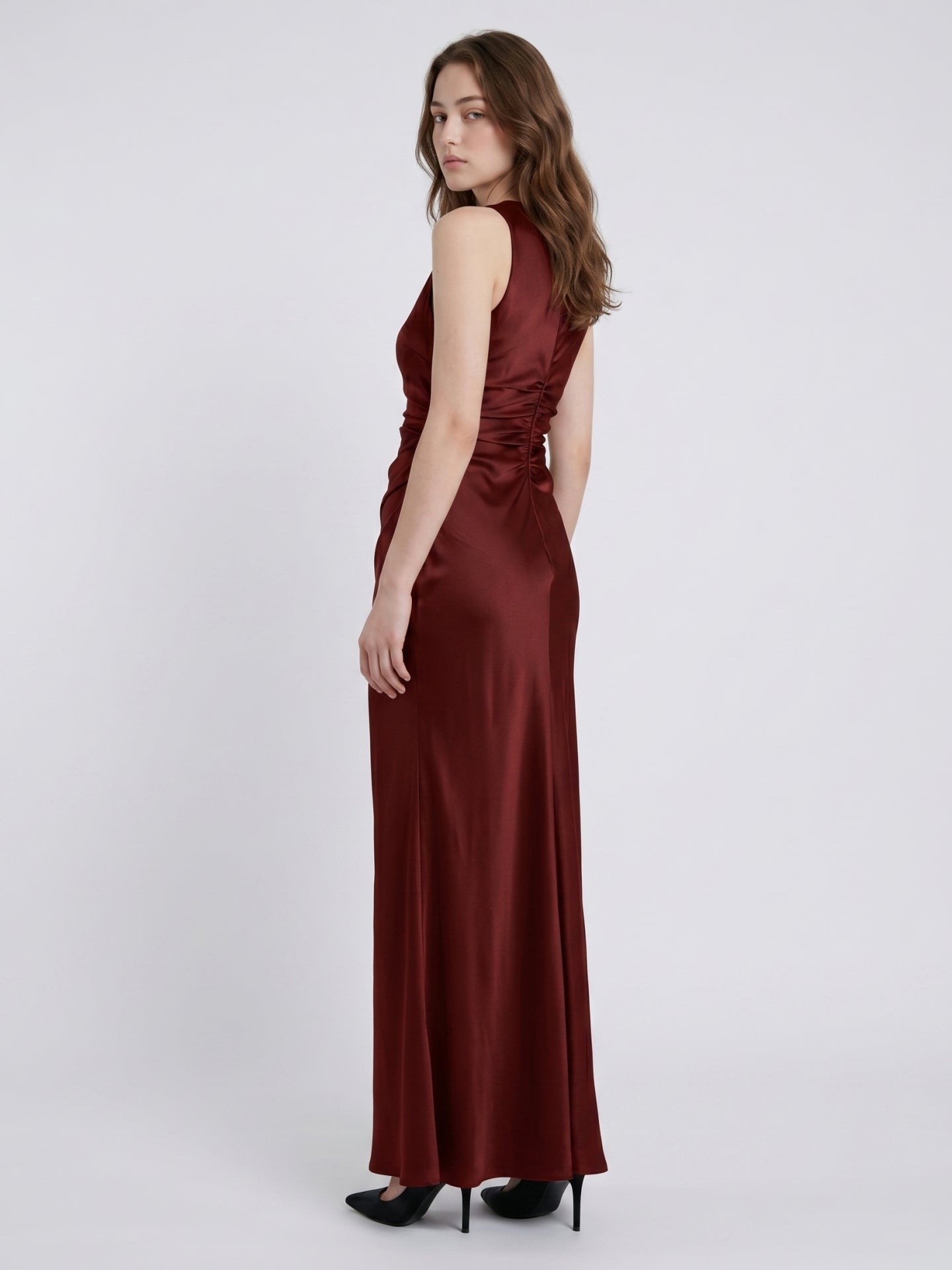 Burgundy Satin Sheath Scoop Neck Floor-Length Bridesmaid Dress with Pleats