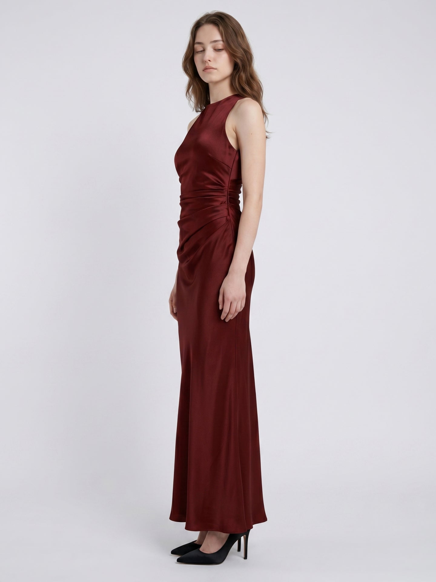Burgundy Satin Sheath Scoop Neck Floor-Length Bridesmaid Dress with Pleats