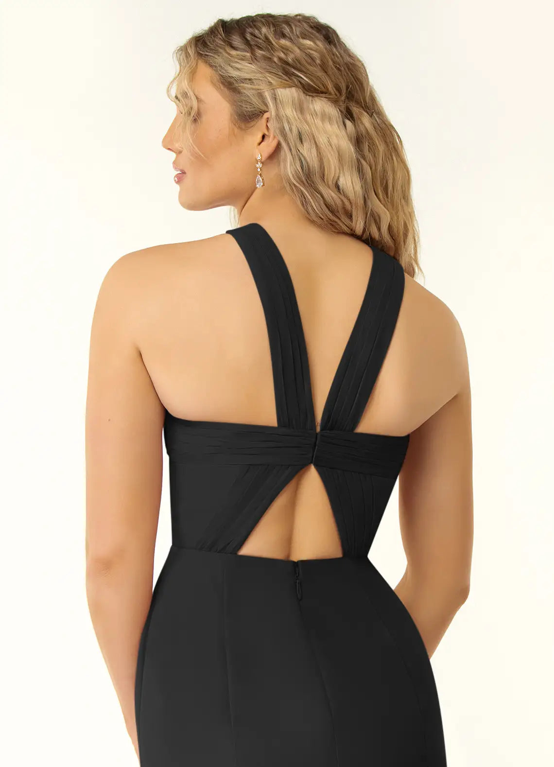 Elegant-slim-fit-crisscross-halter-neck-sleeveless-open-back-floor-length-bridesmaid-dress-with-high-slit