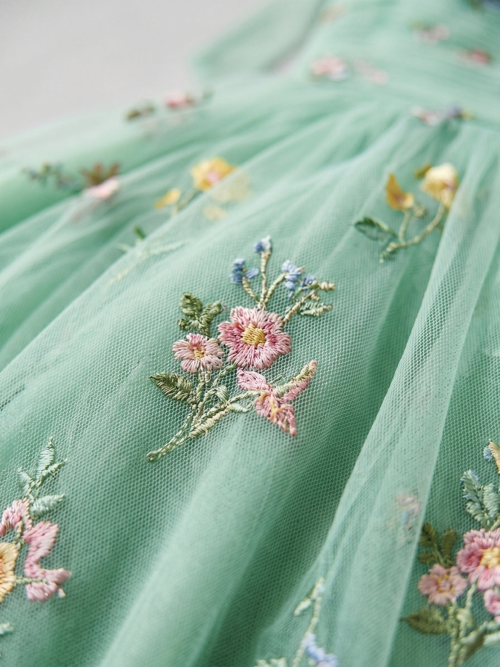 Mint Green Tulle A-Line Sweetheart Back Zip Short Homecoming Dress with Floral Appliques