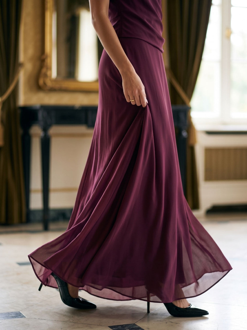 Mulberry Chiffon Column V-Neck Backless Floor-Length Formal Dress with Pleating
