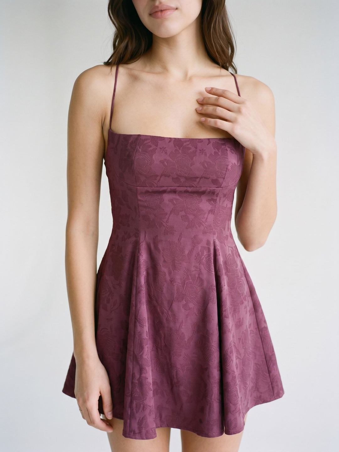 Mulberry Jacquard A-Line Straight Neck Criss-Cross Straps Short Dress with Pleating