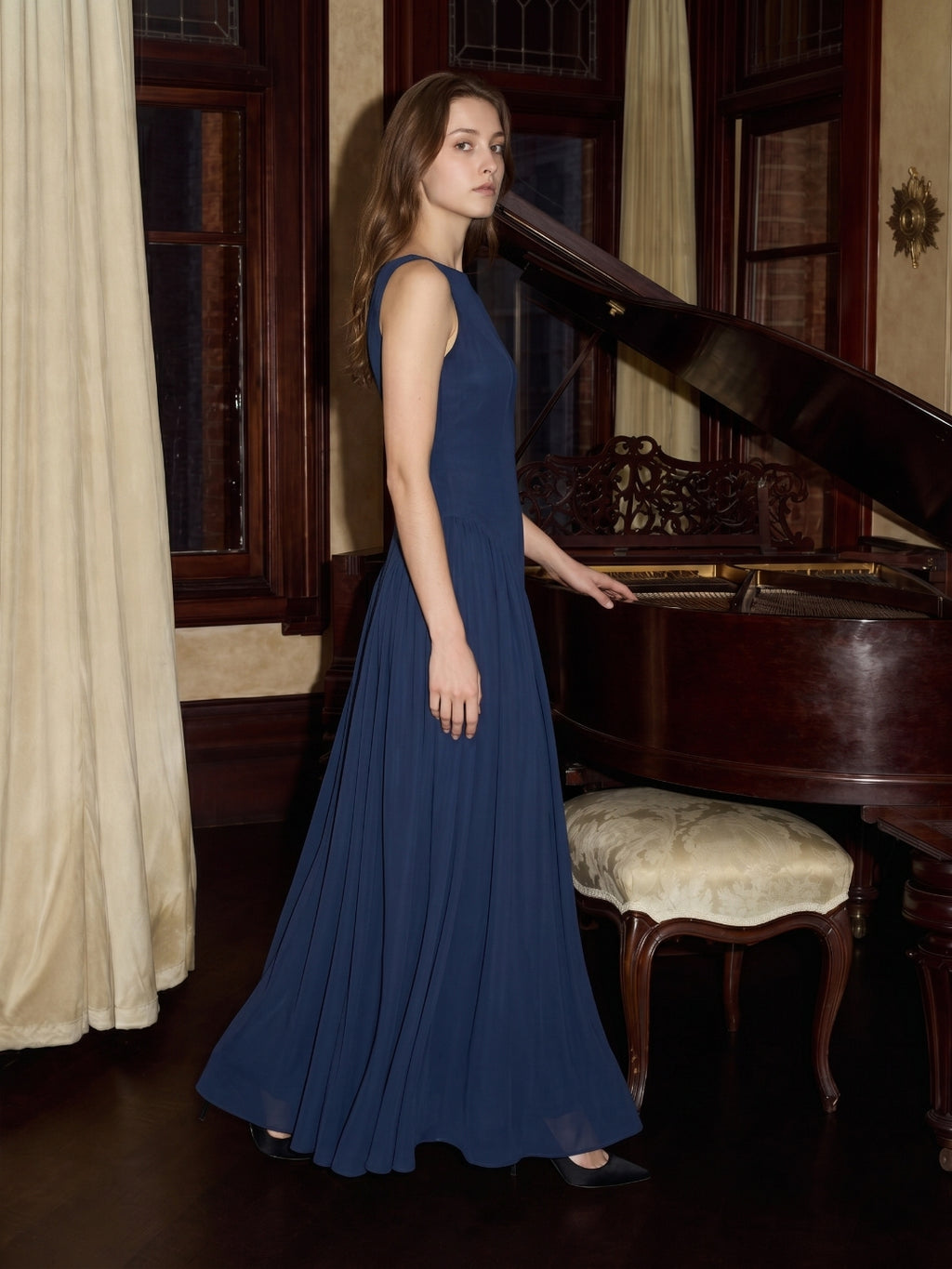 Navy Blue Chiffon A-Line Scoop Neck Floor-Length Bridesmaid Dress with Pleated Elements