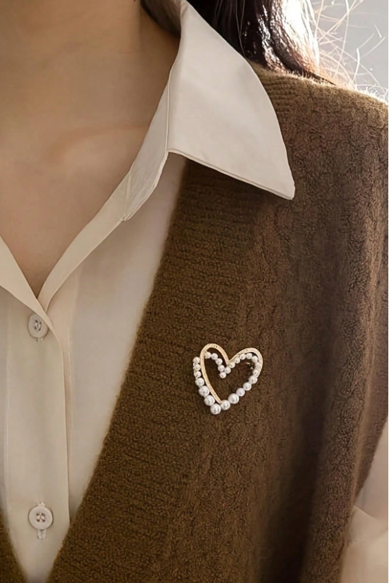 Double Heart Pearl Rhinestone Hollow Lapel Brooch