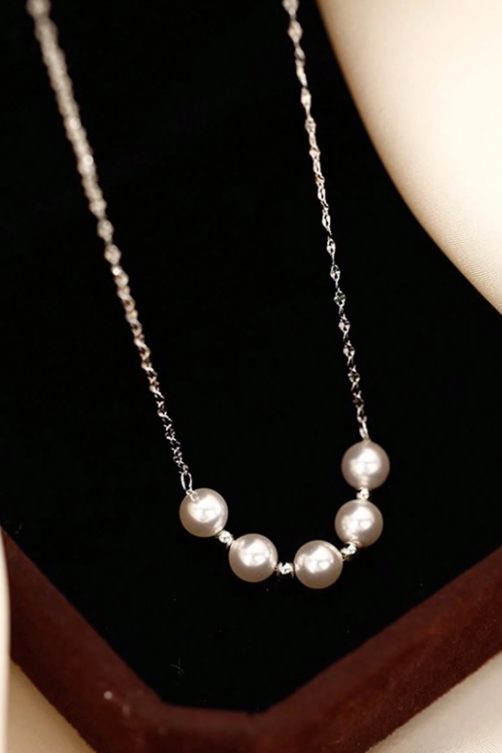 Minimalist Smiling Curve Pearl Necklace Two Tone Option