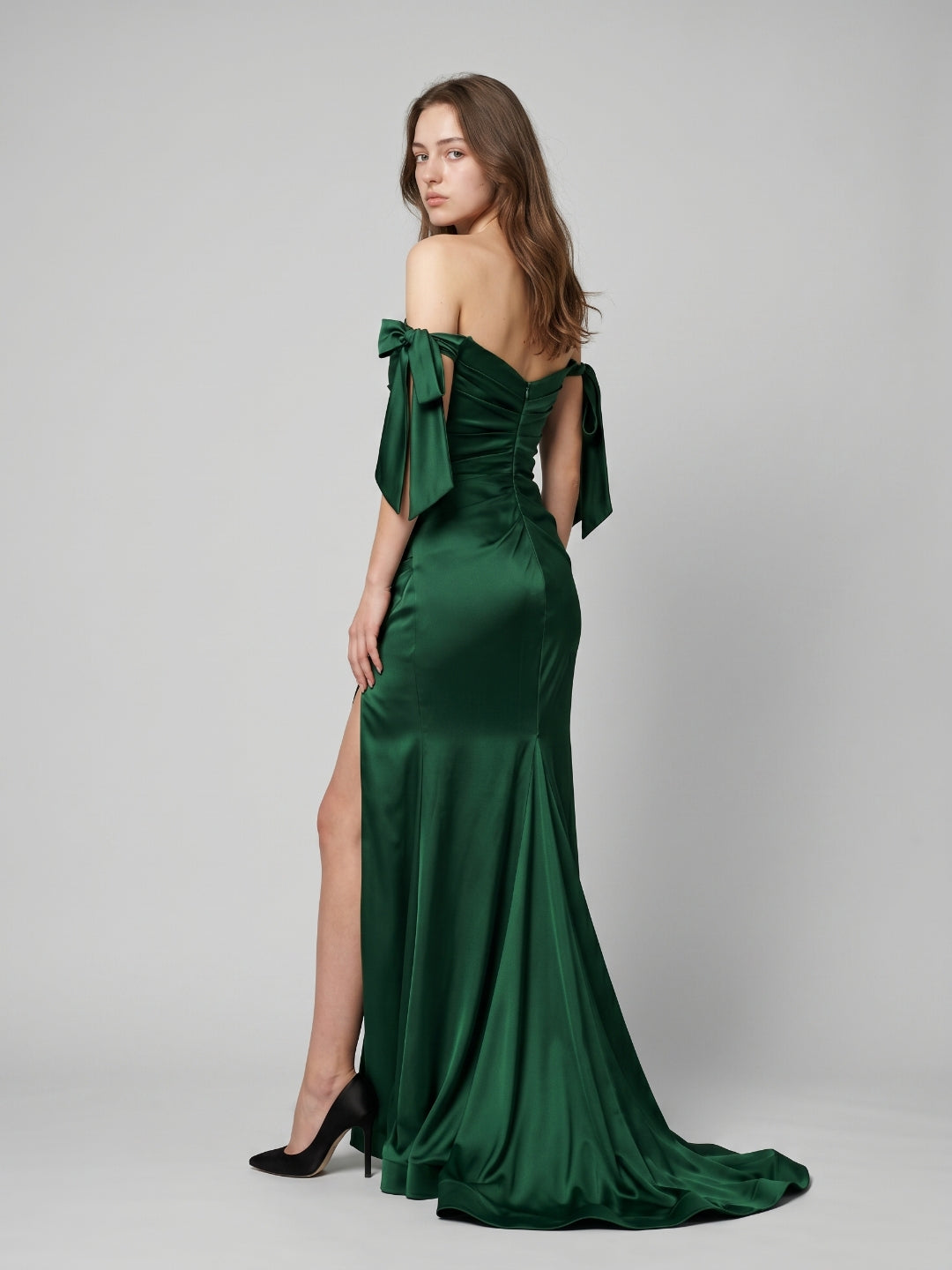 Emerald Satin Trumpet Off-the-Shoulder Backless Floor-Length Bridesmaid Dress with Bow