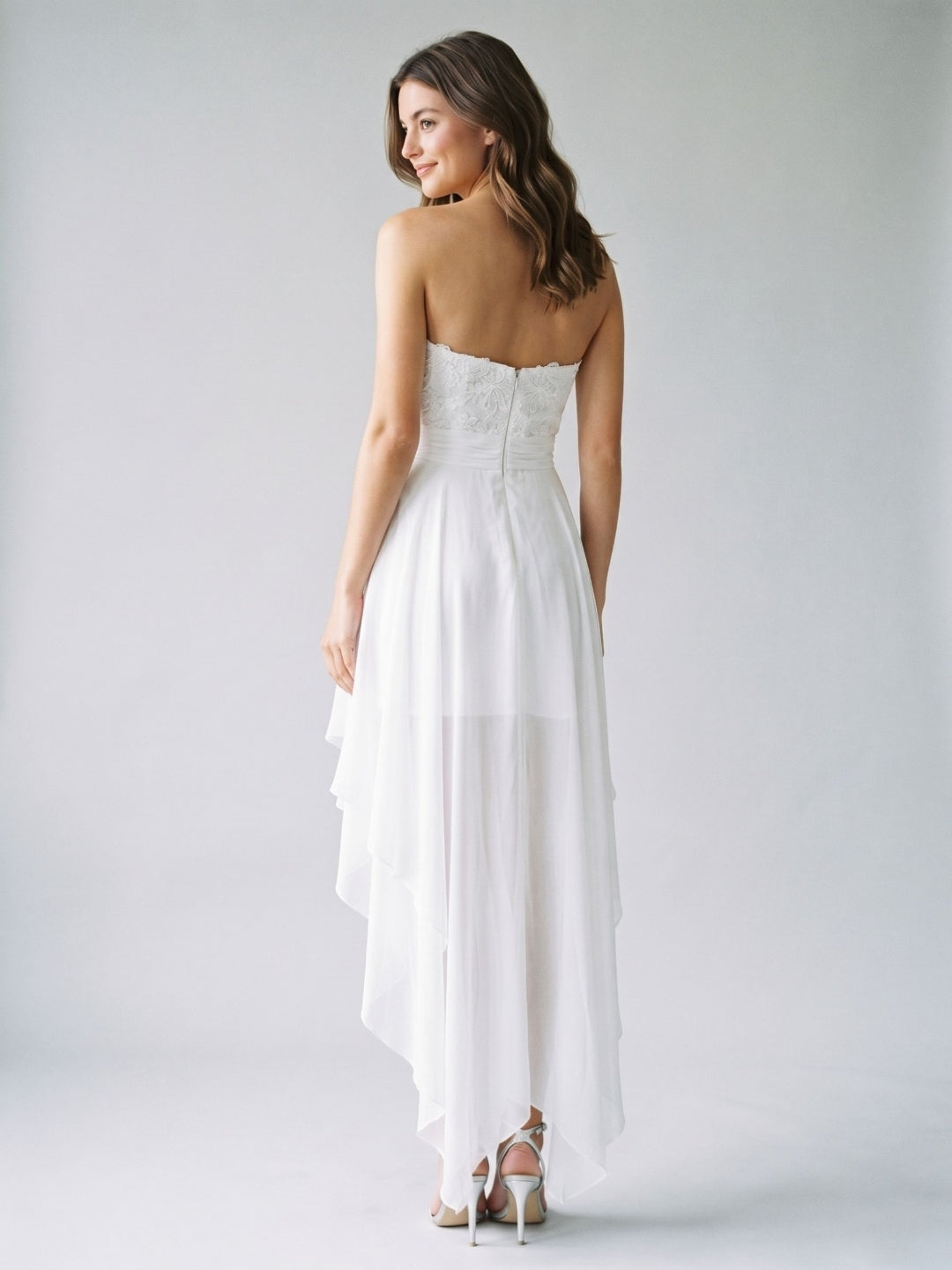 White Chiffon A-Line Sweetheart Backless Short Homecoming Dress with Beading