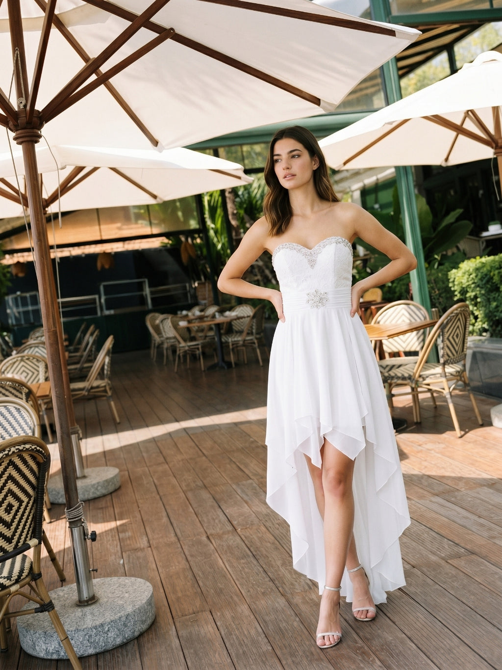 White Chiffon A-Line Sweetheart Backless Short Homecoming Dress with Beading