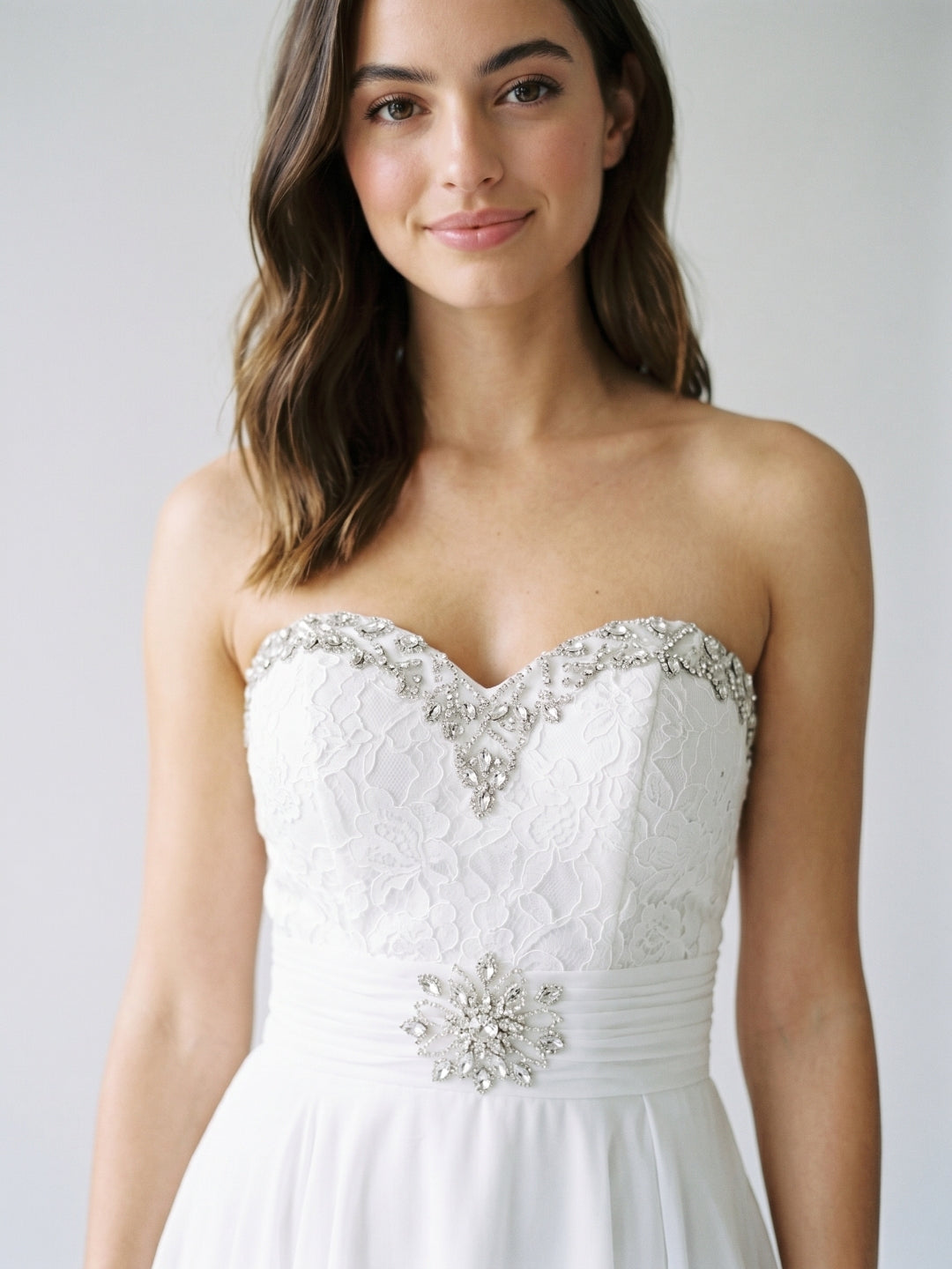 White Chiffon A-Line Sweetheart Backless Short Homecoming Dress with Beading