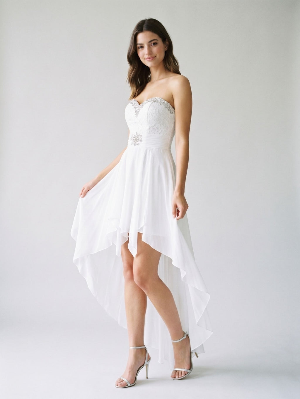 White Chiffon A-Line Sweetheart Backless Short Homecoming Dress with Beading