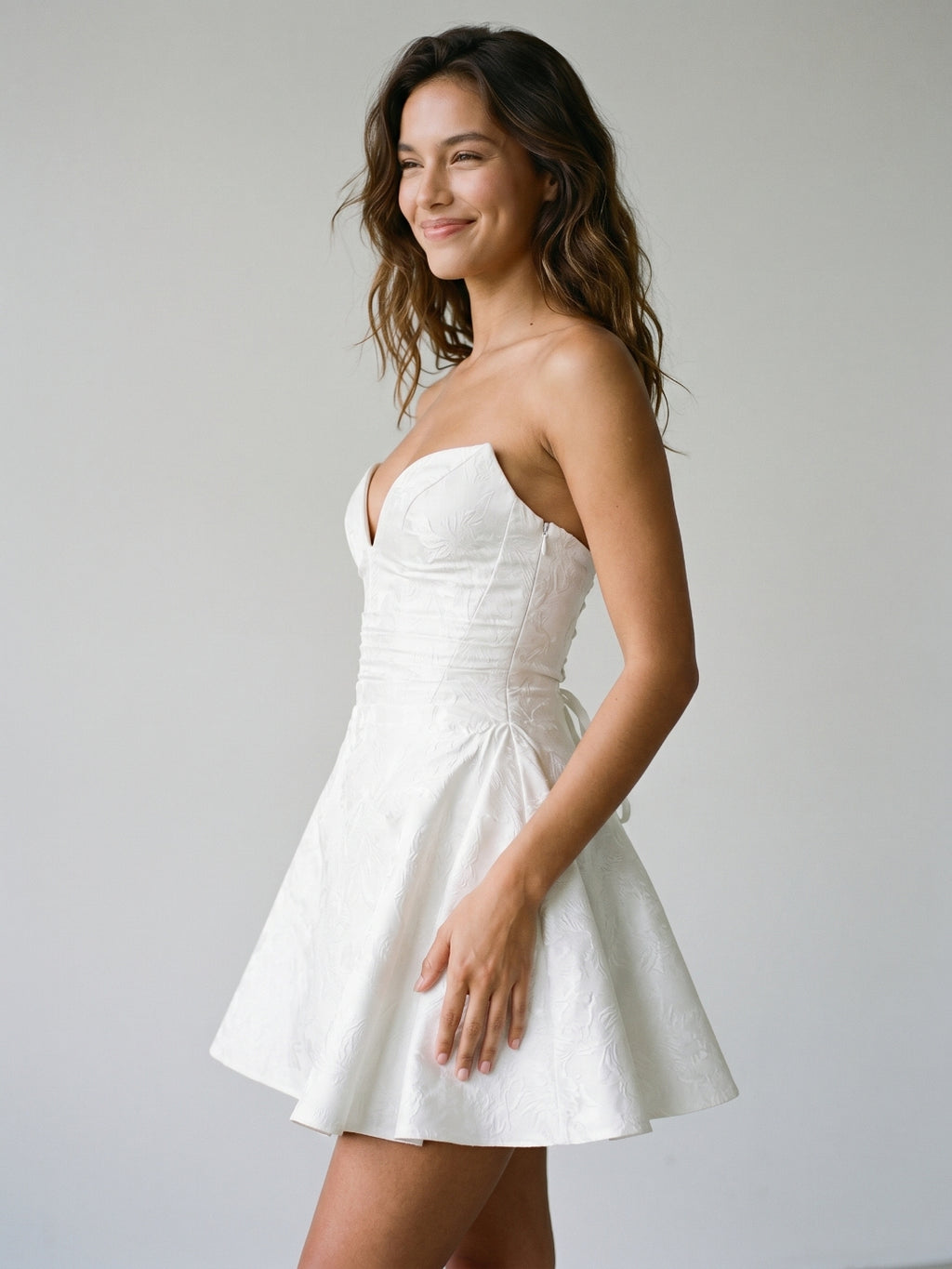 White Jacquard A-Line Sweetheart Lace-Up Back Short Homecoming Dress with Pleating