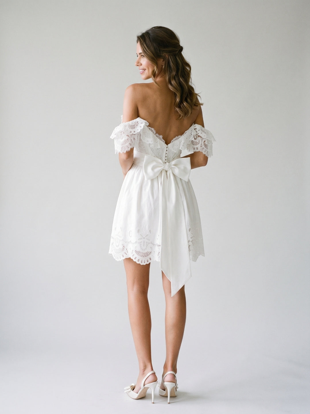 White Lace A-Line Sweetheart Backless Mini Homecoming Dress with Bow
