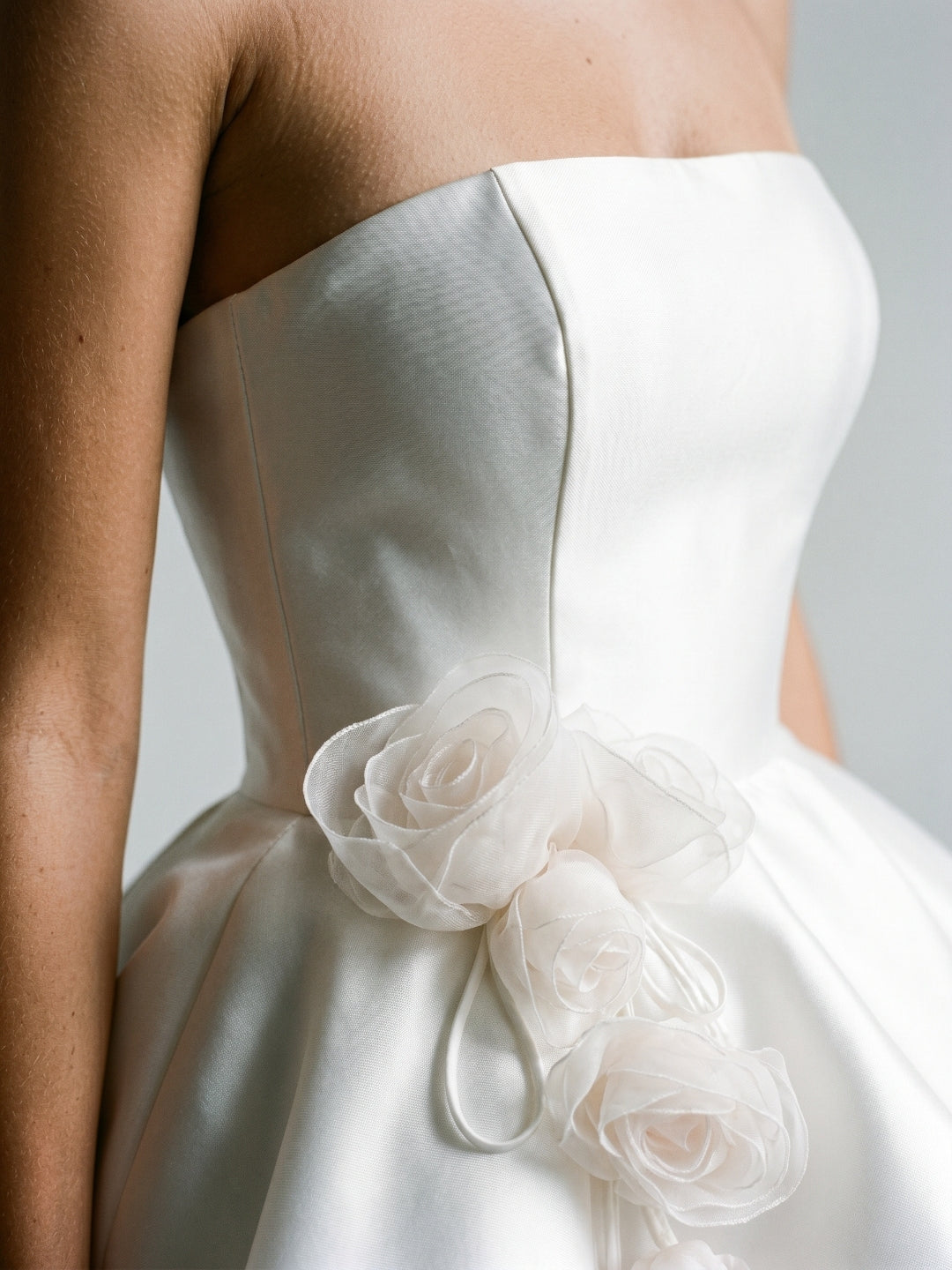 White Satin A-Line Straight Neck Backless Short Homecoming Dress with 3D Flowers