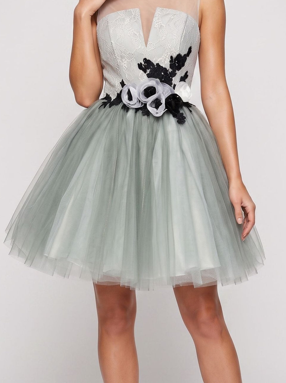 Green Tulle A-Line Scoop Neck Illusion Short Dress with 3D Flowers