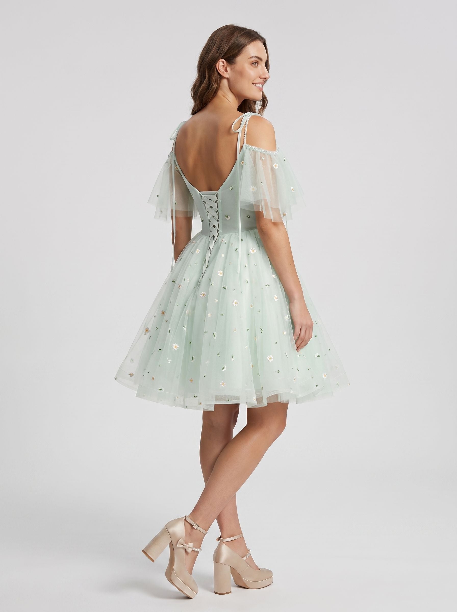 Green Tulle A-Line Sweetheart Lace-up Short Dress with Daisy Appliques
